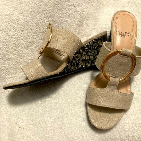 Impo Shoes - ☀️🌻 Sandals - Beige w/animal print
